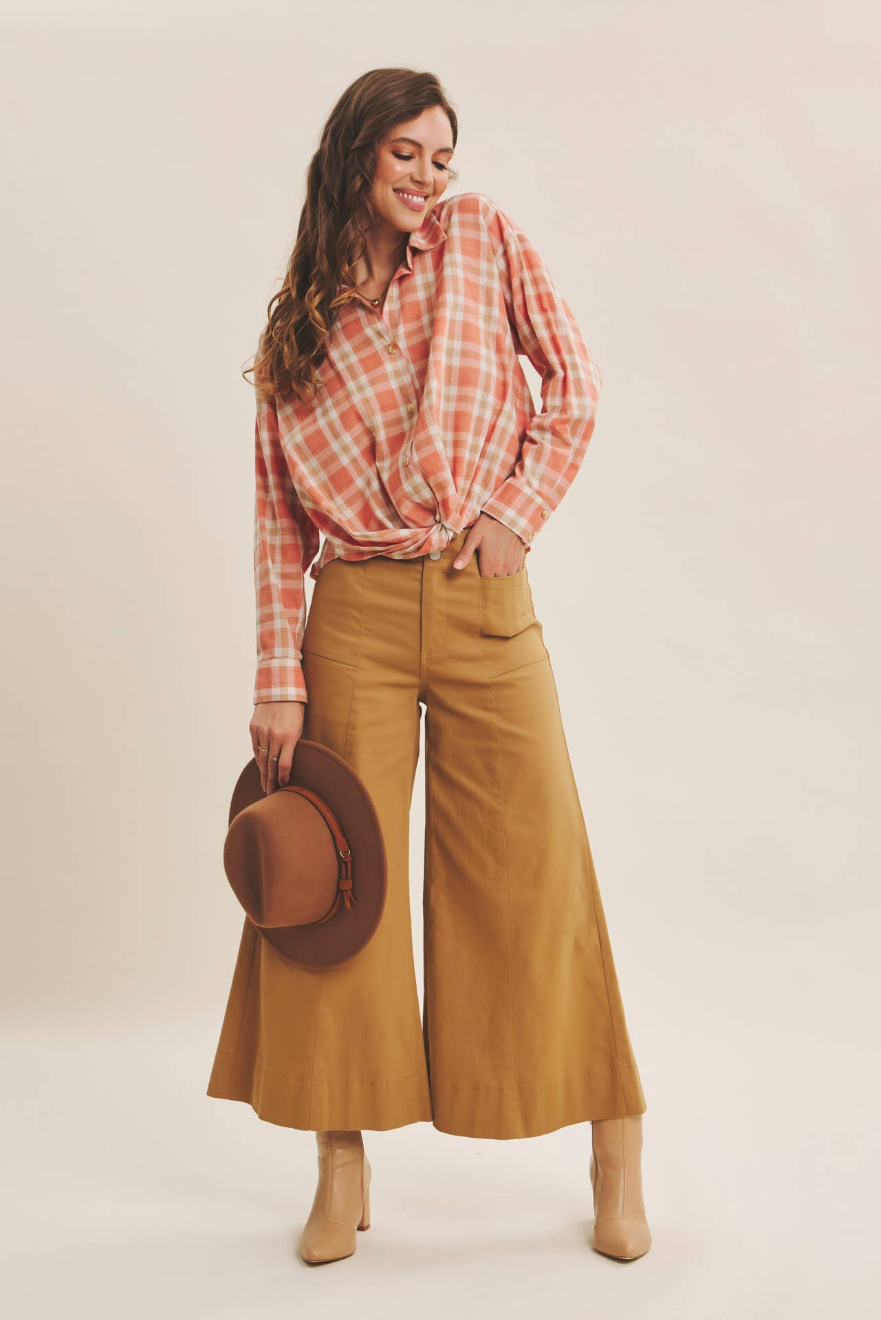 in february - Vente Jean – femme - PANTALON COURT À JAMBES LARGES ET TAILLE HAUTE EXTENSIBLE30