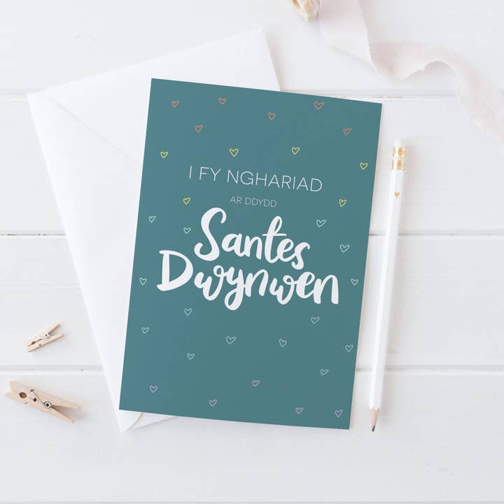 Love card 'I fy nghariad ar ddydd Santes Dwynwen' for wholesale by Draenog