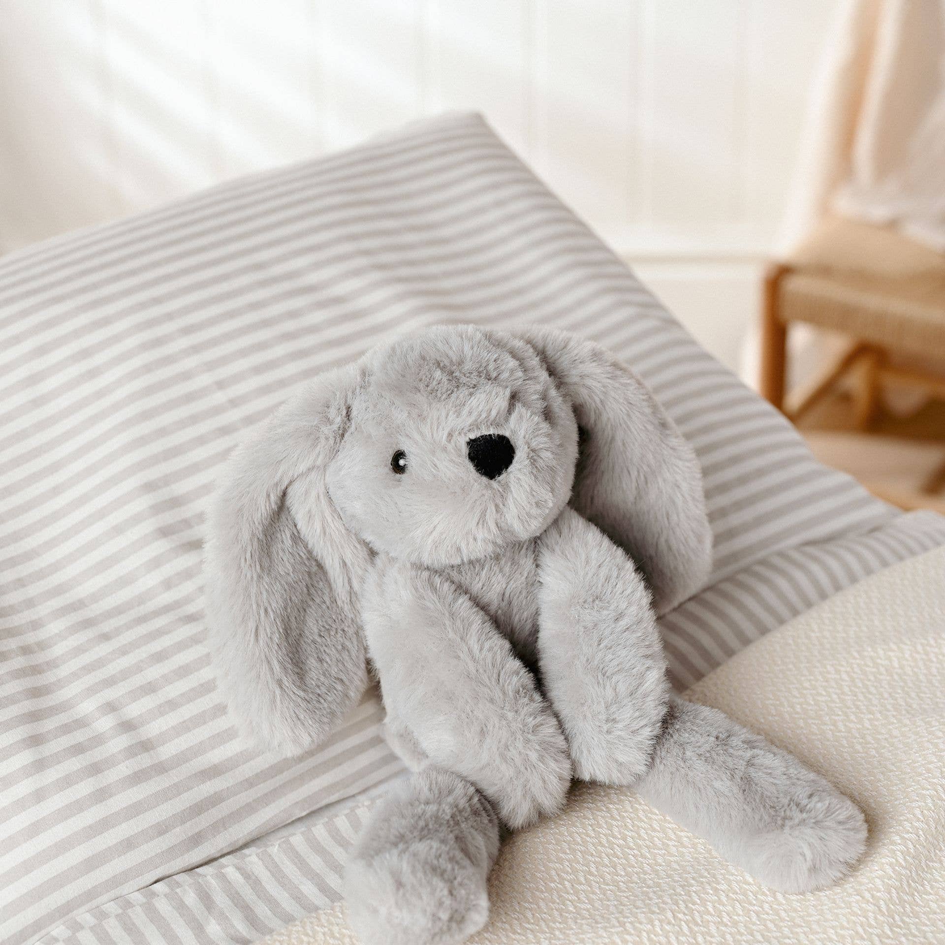 WIDDOP and Co. US - Vente Peluche – enfant et bébé - Théo le lapin en peluche gris aux longues pattes 35 cm3