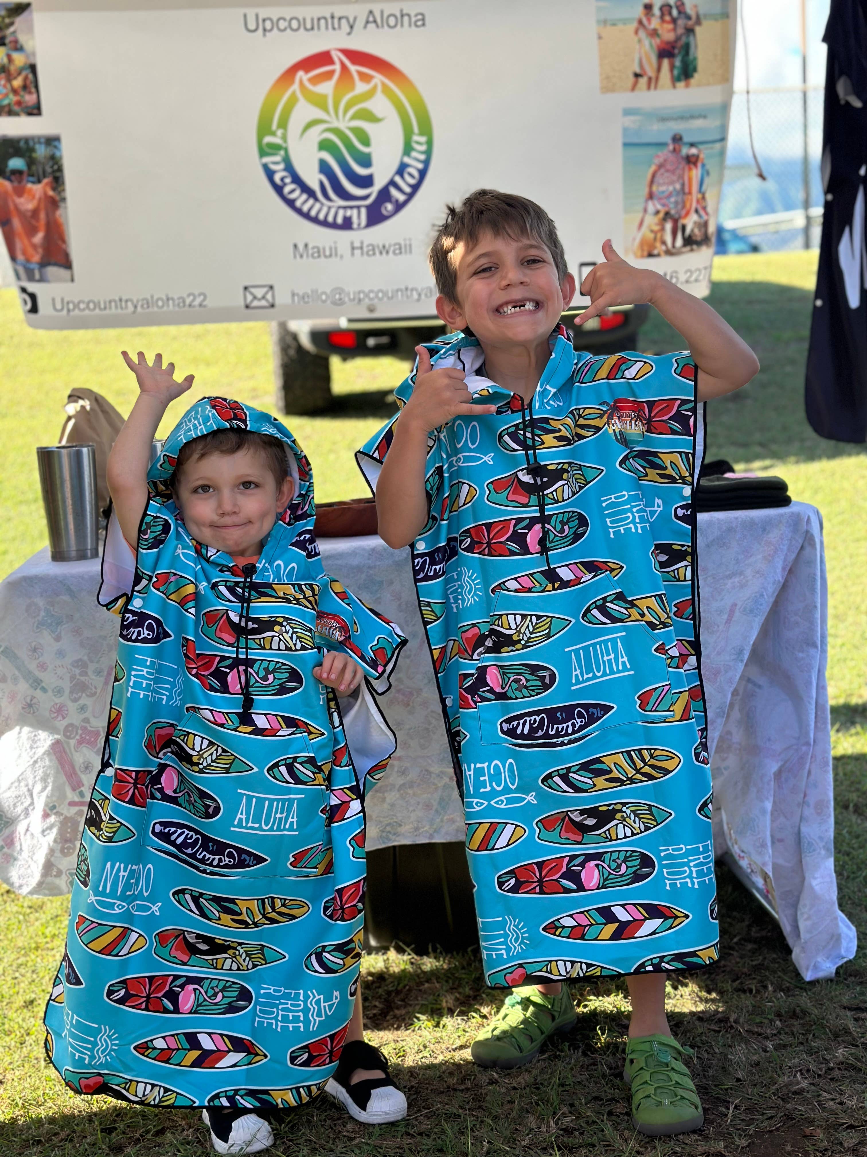 Upcountry Aloha - Wholesale Poncho - Unisex - Paddleboard/surf Boards Microfiber Poncho0