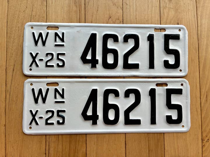 Paire de plaques d'immatriculation de l'État de Washington de 1925 repeintes pour la vente par RusticPlates