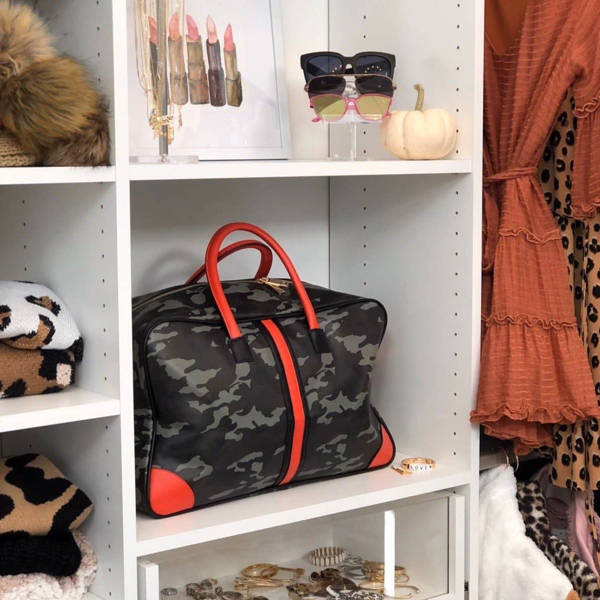 The Sis Kiss - Wholesale Weekender Bag - Women's - Pop of Color Camo Weekender Bag1