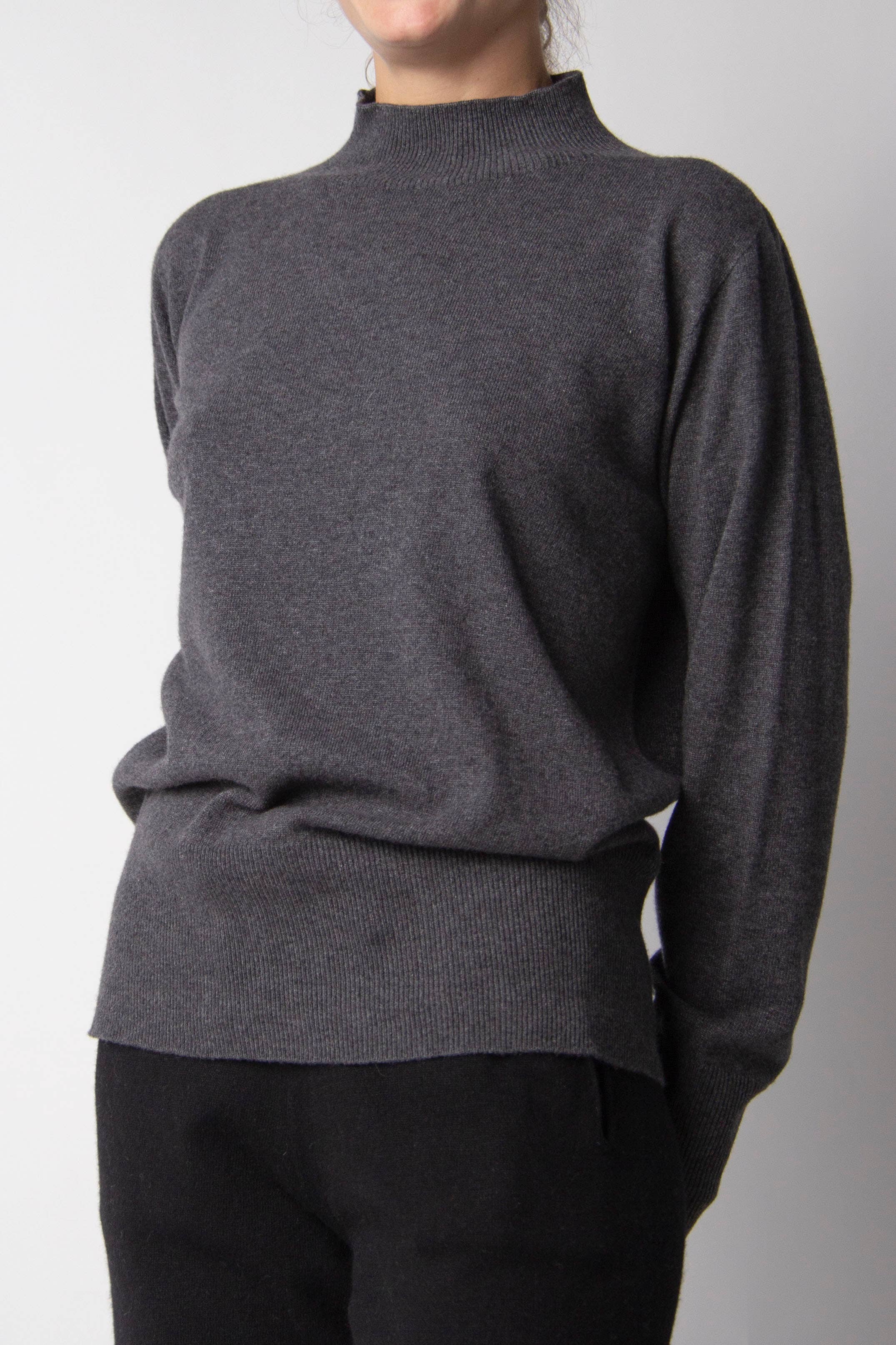 Lèmme - Wholesale Tunic Sweater - Women's - Cashmere Mix Mock Neck 3D Knit




Cashmere Mix Mock Neck 14