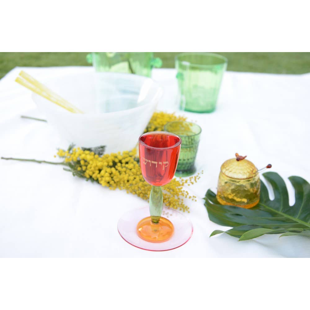 AULICA – Großhandel Weingläser – Kiddusch-Becher in 3 Farben mit rosa Untertasse1