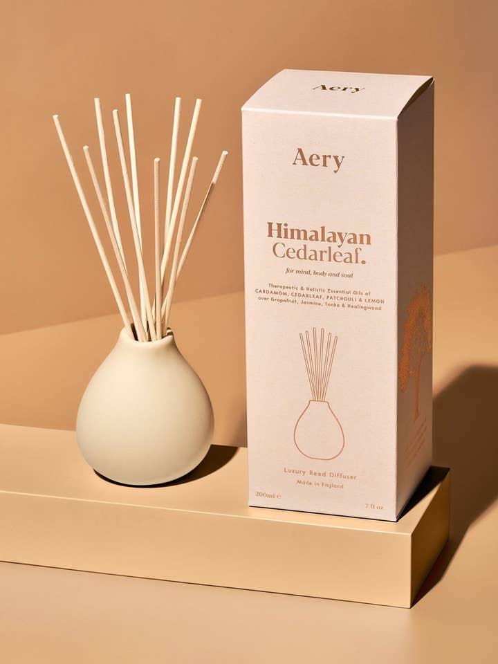 Diffusore di Fragranza con Foglie di Cedro dell'Himalaya per la vendita all'ingrosso da parte di Aery Living