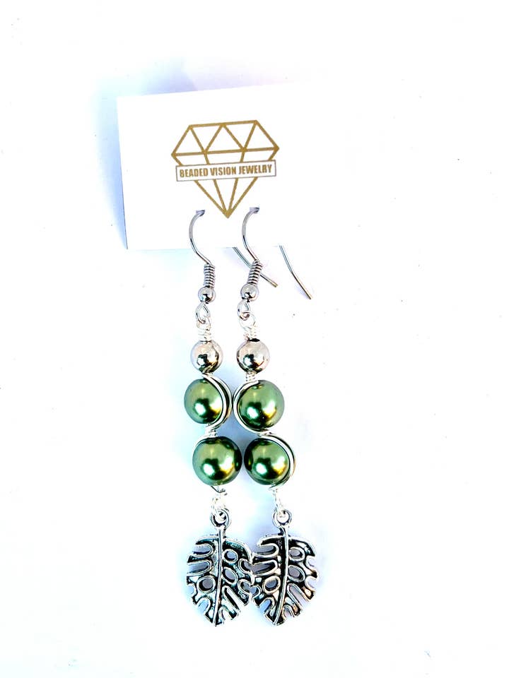 Boucles d'oreilles feuille d'olive pour la vente par Beaded Vision Jewelry