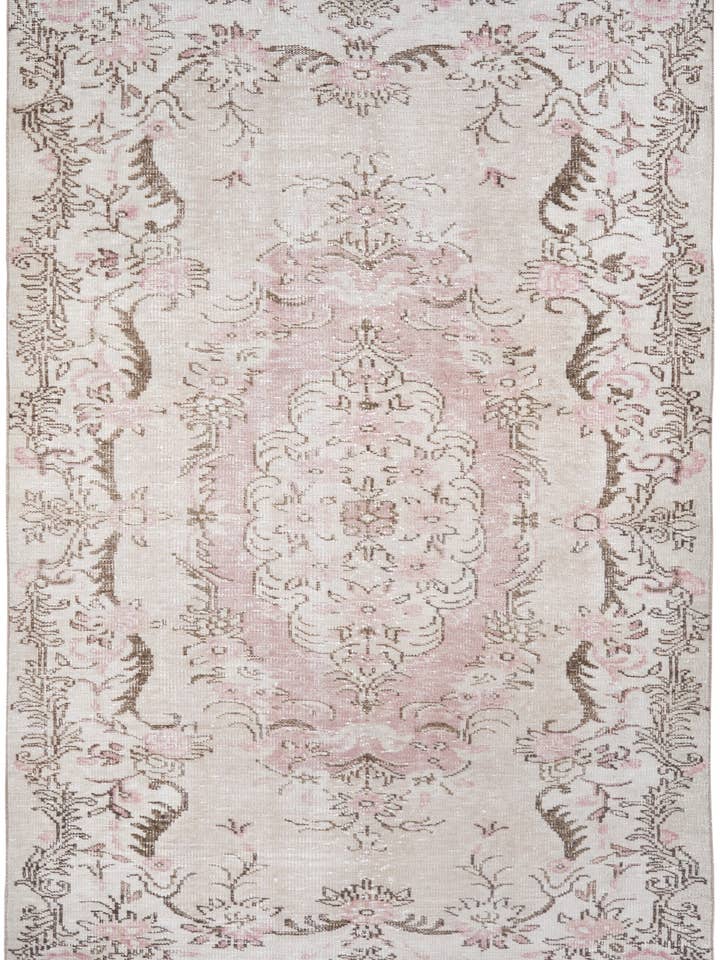 Betsy - 5 pieds 4 pouces x 8 pieds 2 pouces pour la vente par Biev