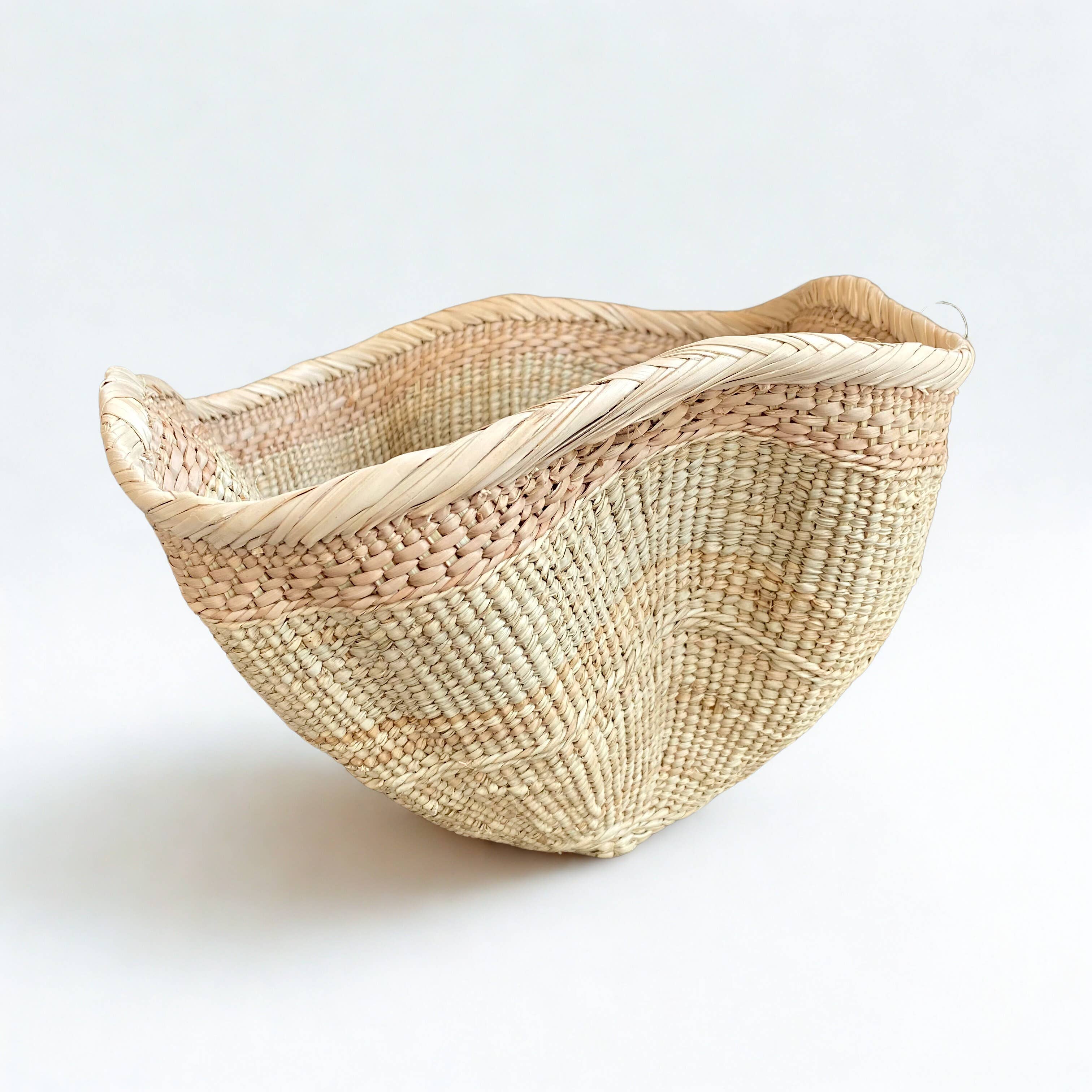 Kaleya – wholesale Basket – Dramatic Rippled Palm Leaf Dancing Basket3