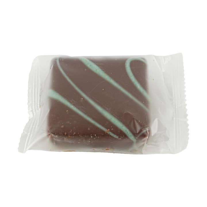 Yami - Wholesale Chocolate Covered Sweets - Young World Korean Dubai Style Chocolate Pistachio Kunafa10
