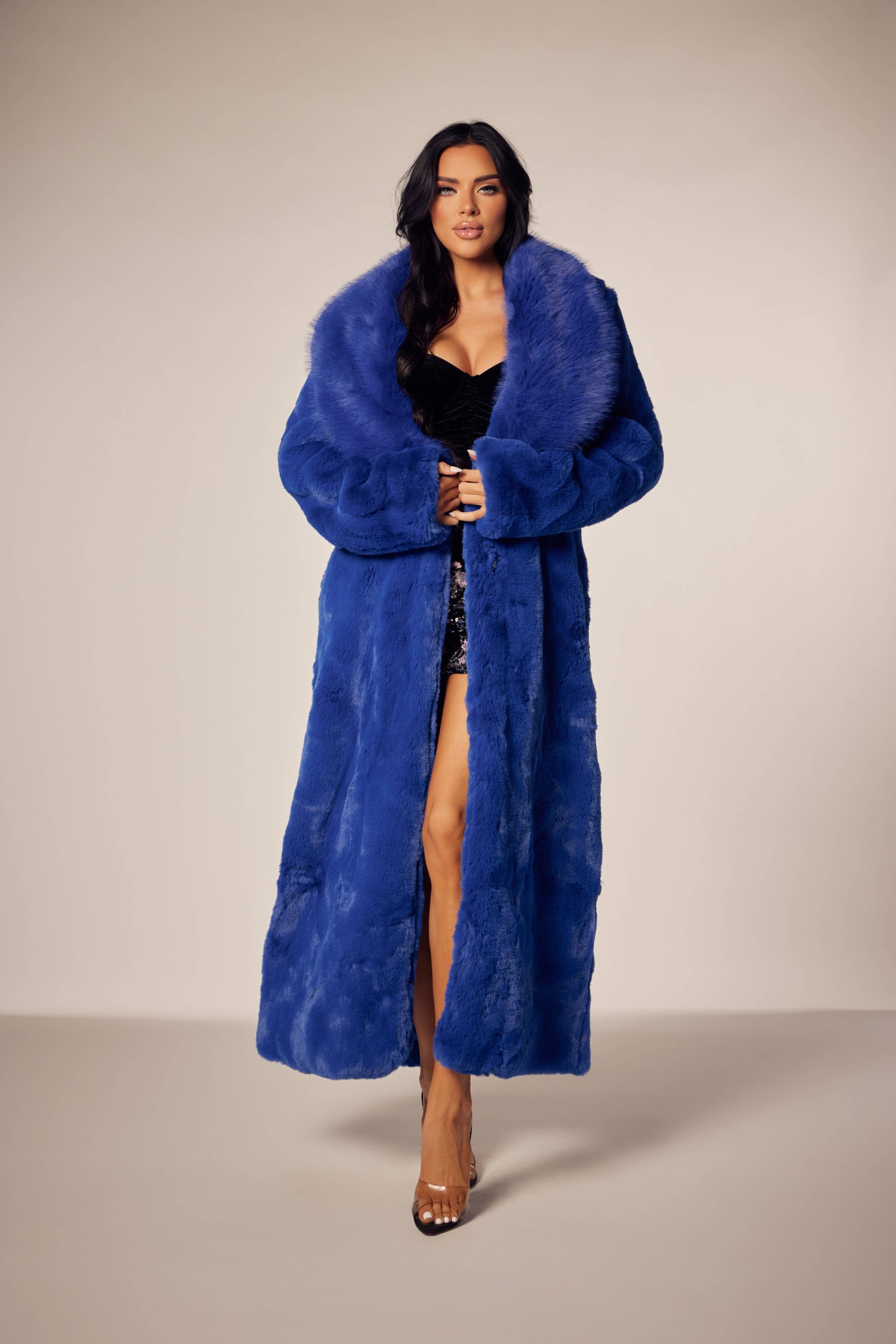 WFFS - Wholesale Coat - Women's - Faux Fur Long Coat with Pockets7
