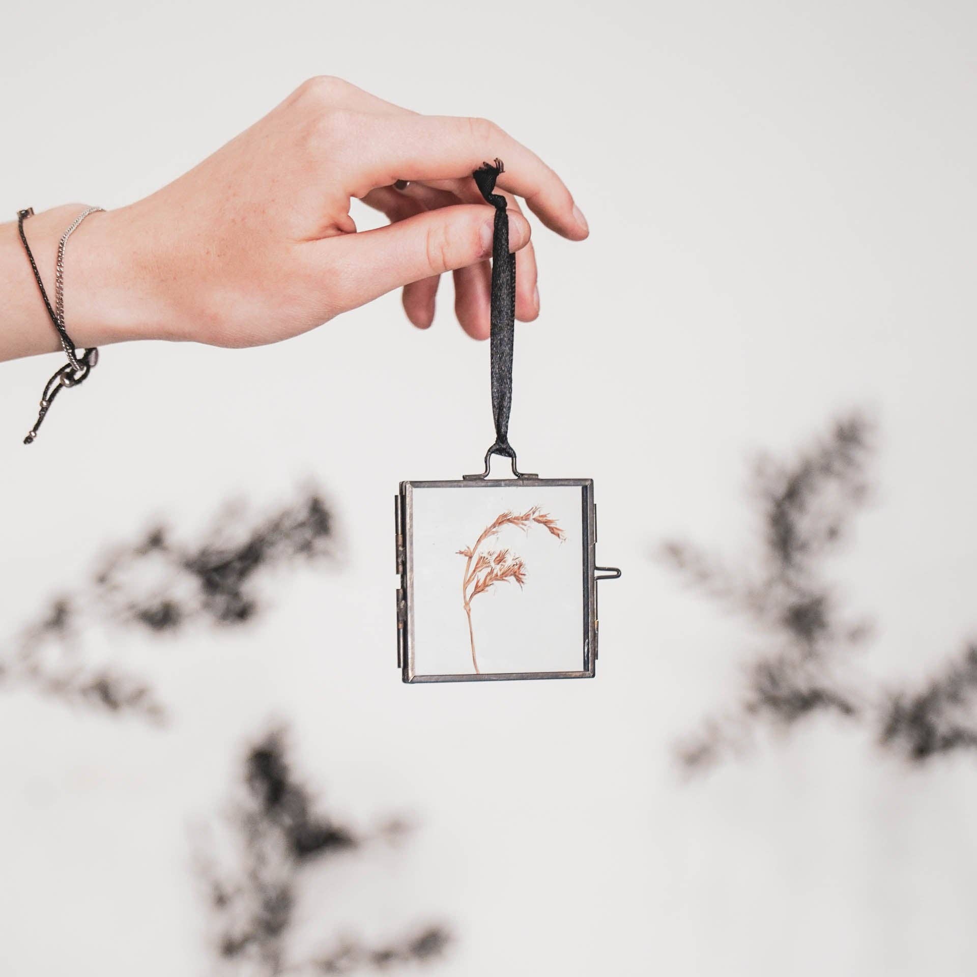 Housevitamin bv - Wholesale Picture Frame - Picture Frame- Hanging - Metal/Glass - Black - 6,5x6cm2