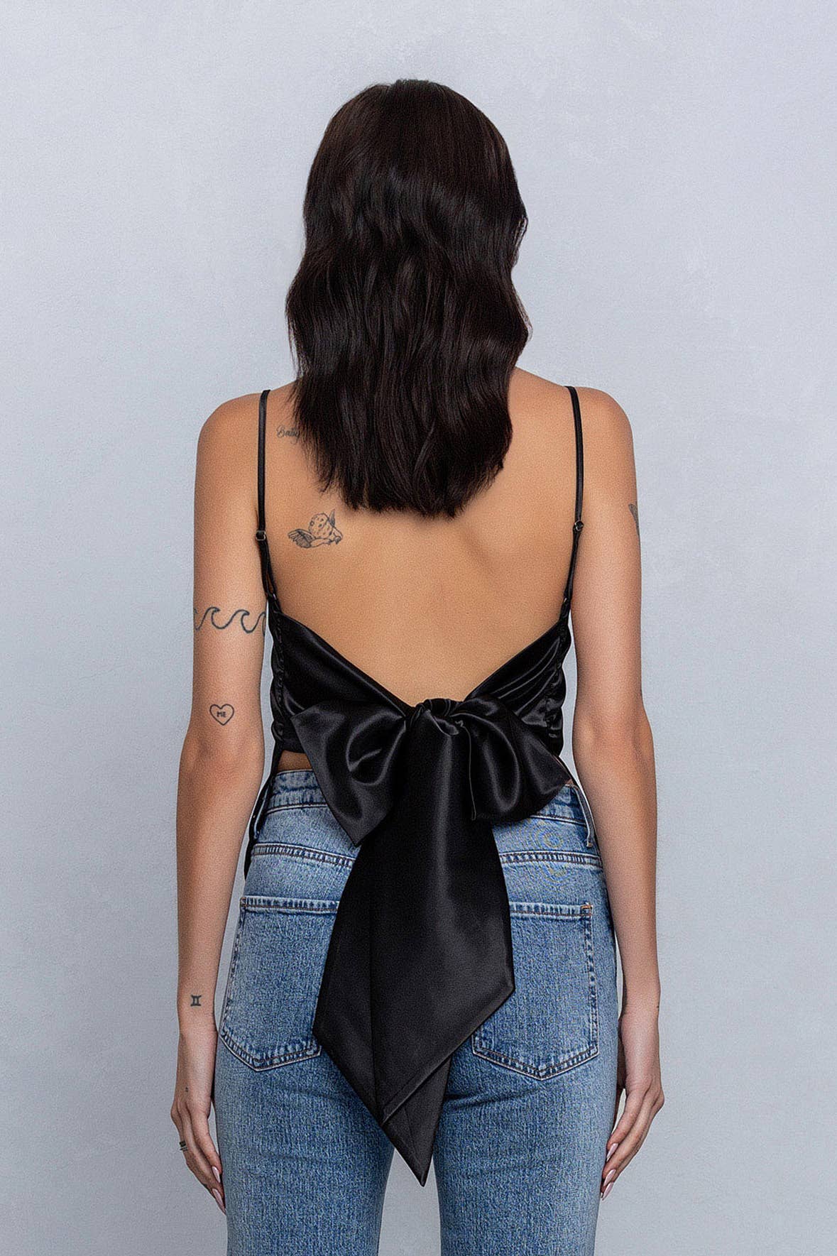 No Vacancy – wholesale Camisole – Women′s – Stretch satin cami top w/ large ribbon tie detail0