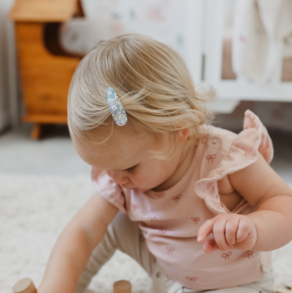 Josie Joan's – Engroshandel Hårspænde - Børn – Små hårspænder med stofbetræk fra Josie Joan's1