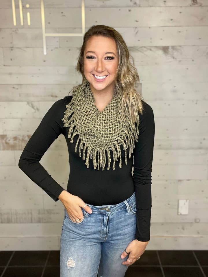 Lenço de gola de crochê Central City por atacado de The Bling Barn