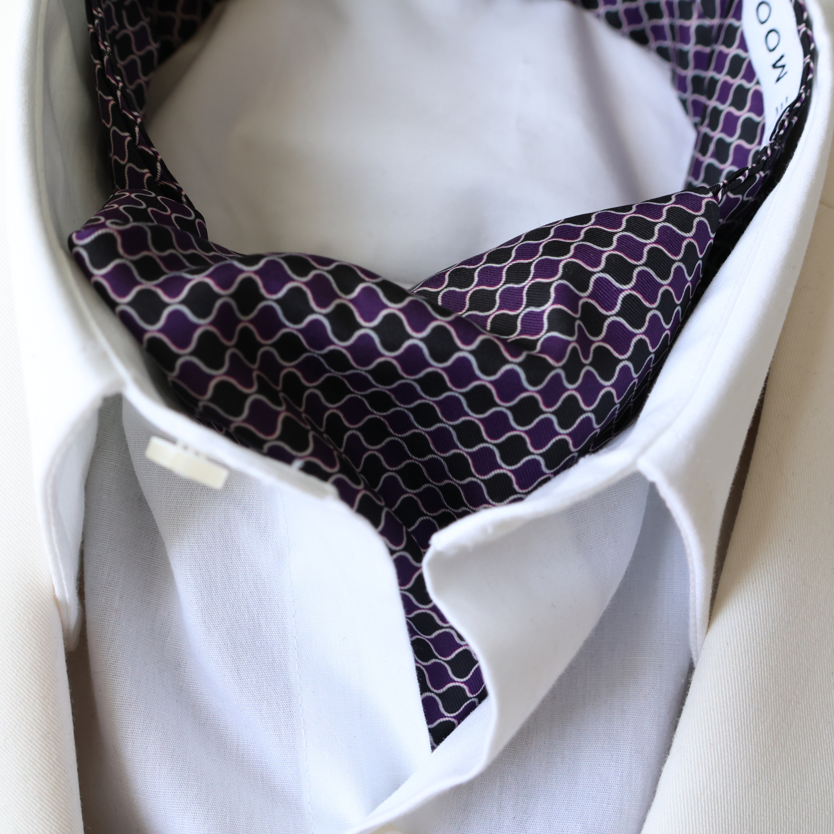 Tie Mood – wholesale Slipsar – Herr – Lila & Svart Ascot Tie1
