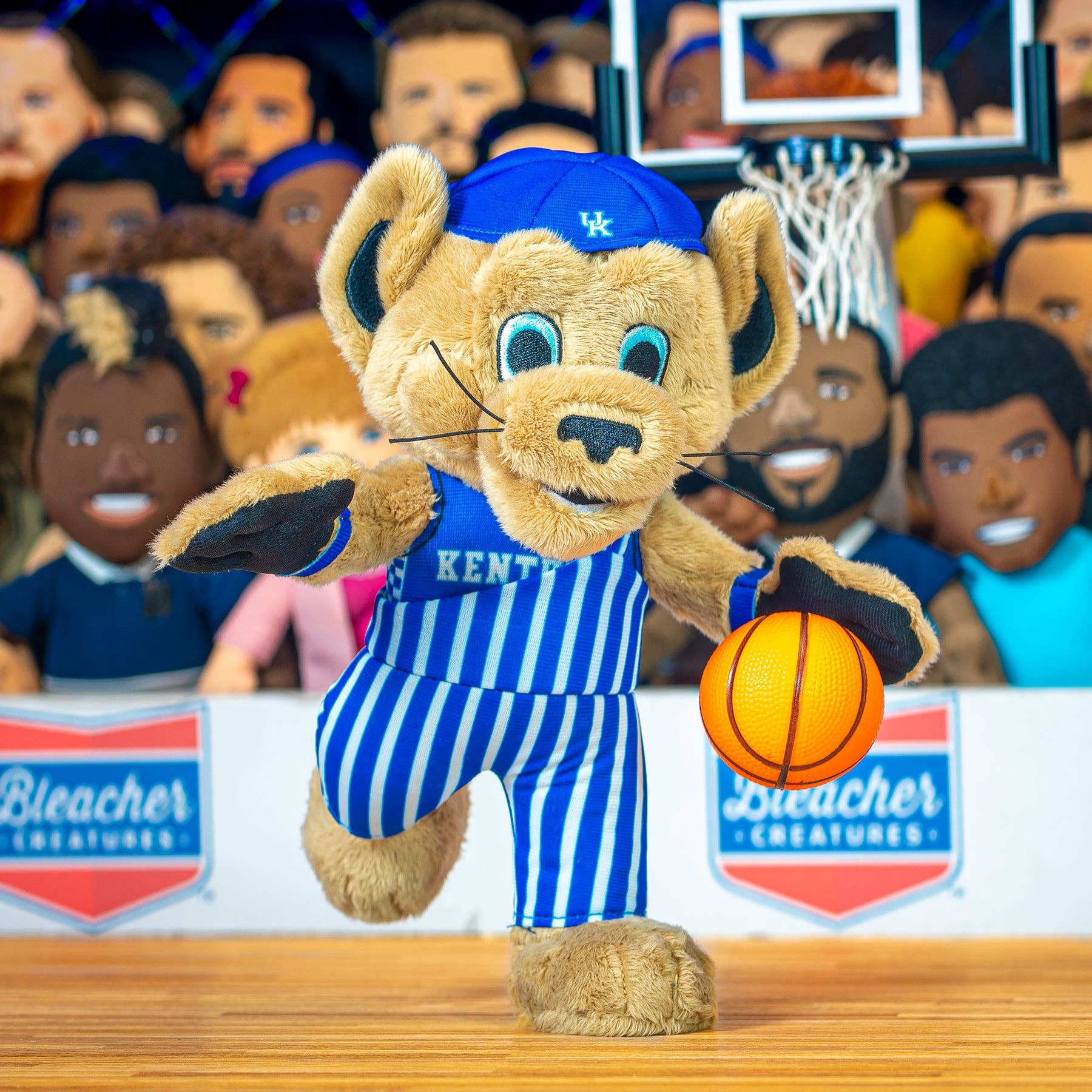 Uncanny Brands - Vente Peluche – enfant et bébé - Peluche Mascotte Kentucky Wildcats Scratch 25 cm Bleacher Creatures6