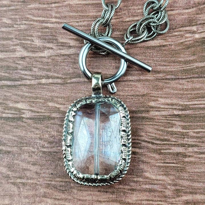ZINC Designs - Wholesale Pendant/Charm Necklace - Tibetan Silver Crystal Glass Pendant Choker Necklace