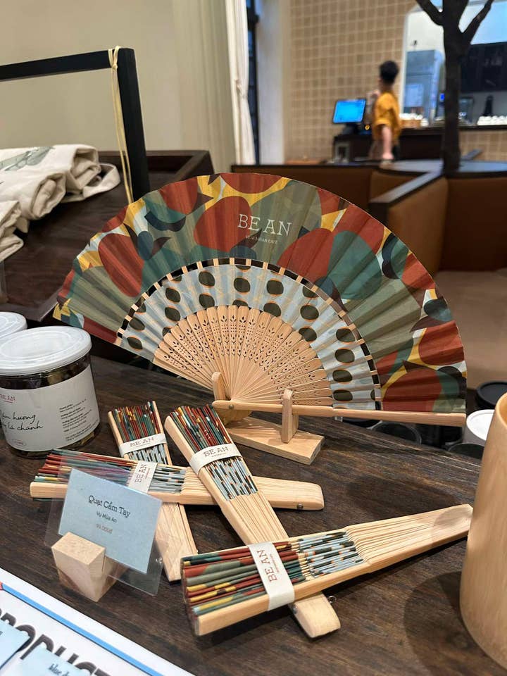 Ventilador plegable de papel personalizado para Brand 2 para venta al por mayor de Tonkin Handicraft