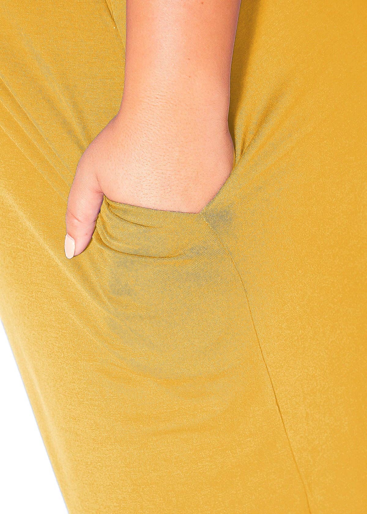 Robin K - Wholesale Jurk - Dames - Bellatrix T-shirtjurk met V-hals in grote maten en zak3