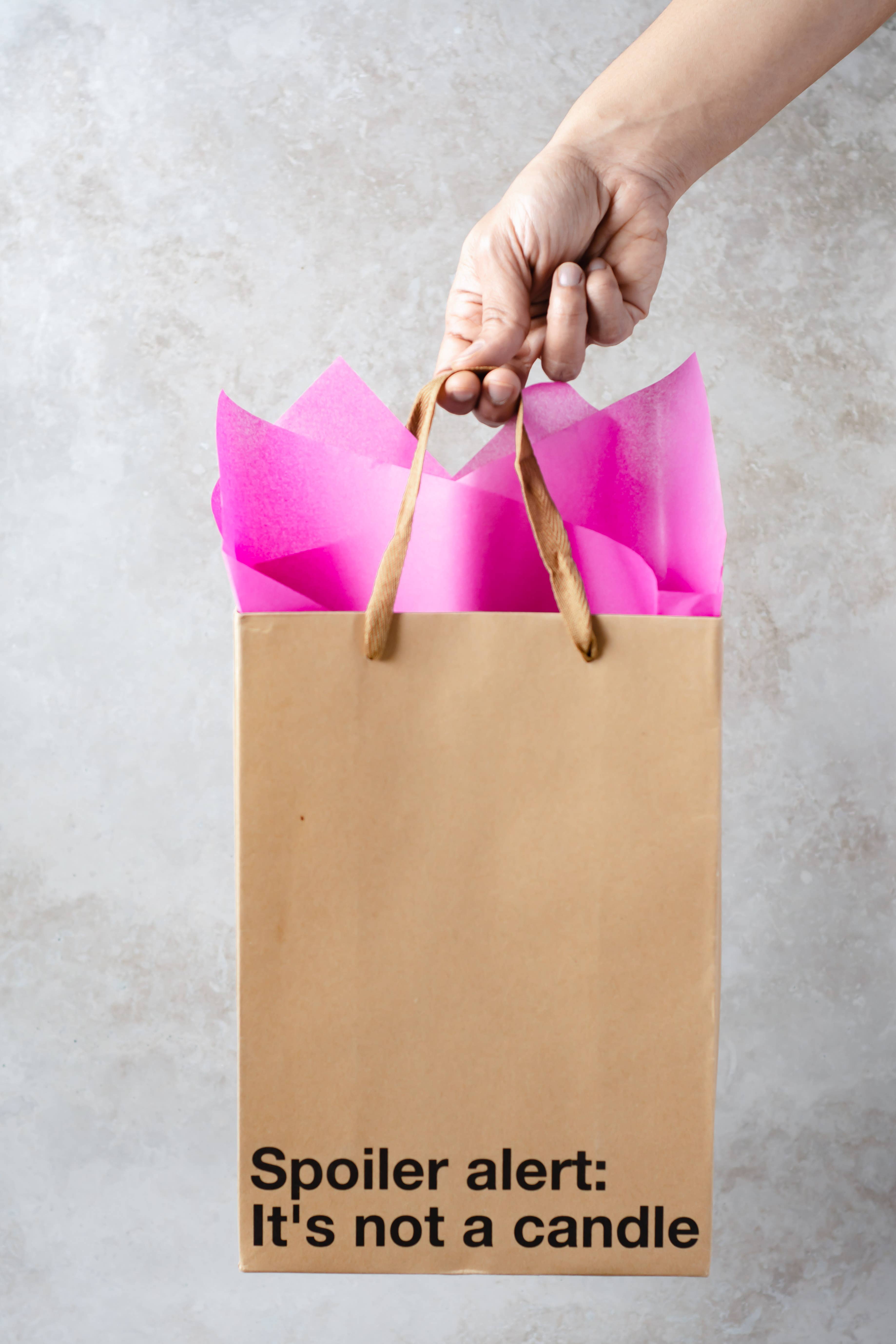 MilkToast Brands – wholesale Presentpåse – "Spoilervarning: Inte ett ljus" Presentpåse2