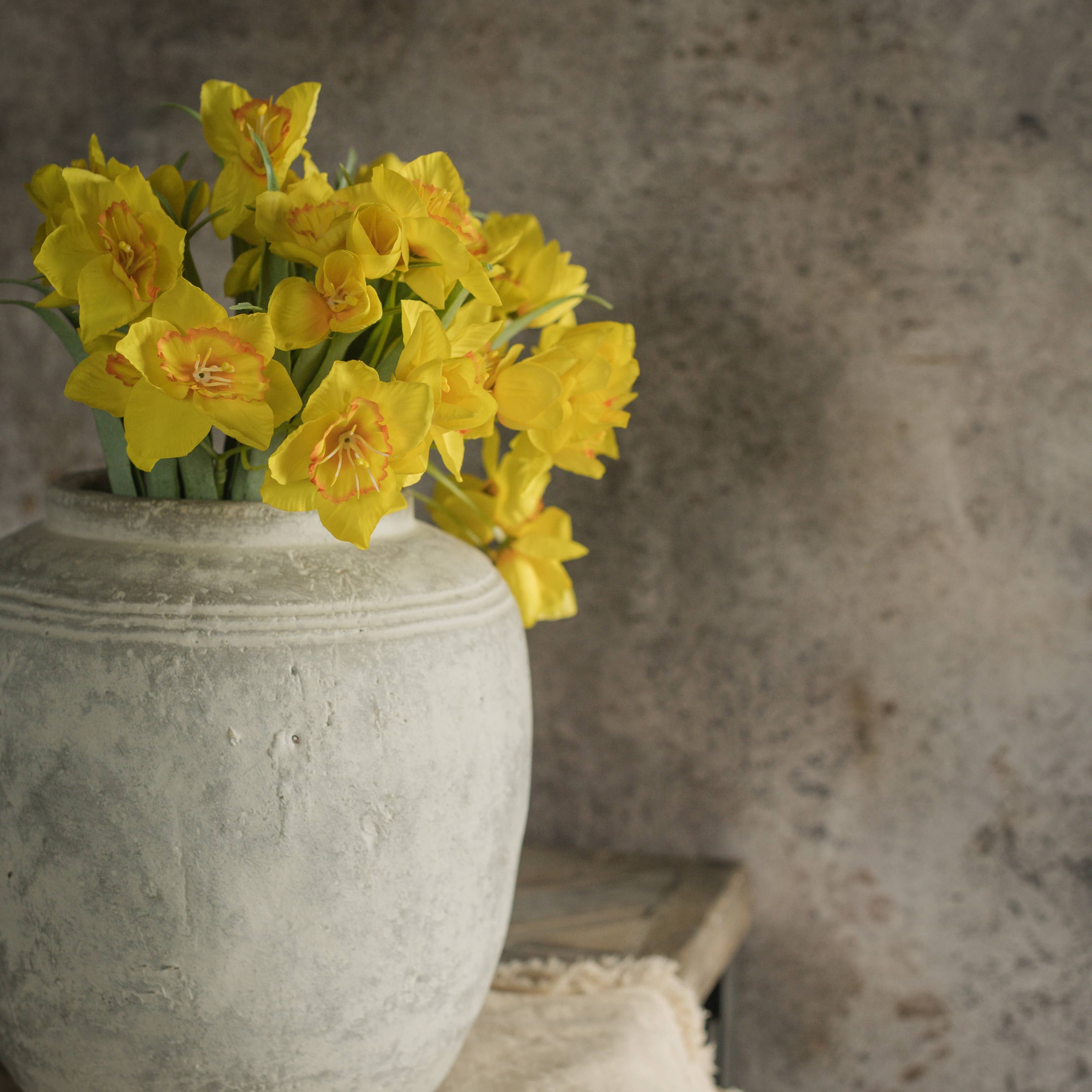 Ragon House - Vente Fleurs artificielles - Bouquet de jonquilles jaunes de 16,25 pouces1