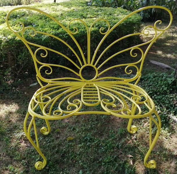 Hi-Line Gift Ltd. - Vente Chaise d'extérieur - Chaise papillon de jardin en métal jaune