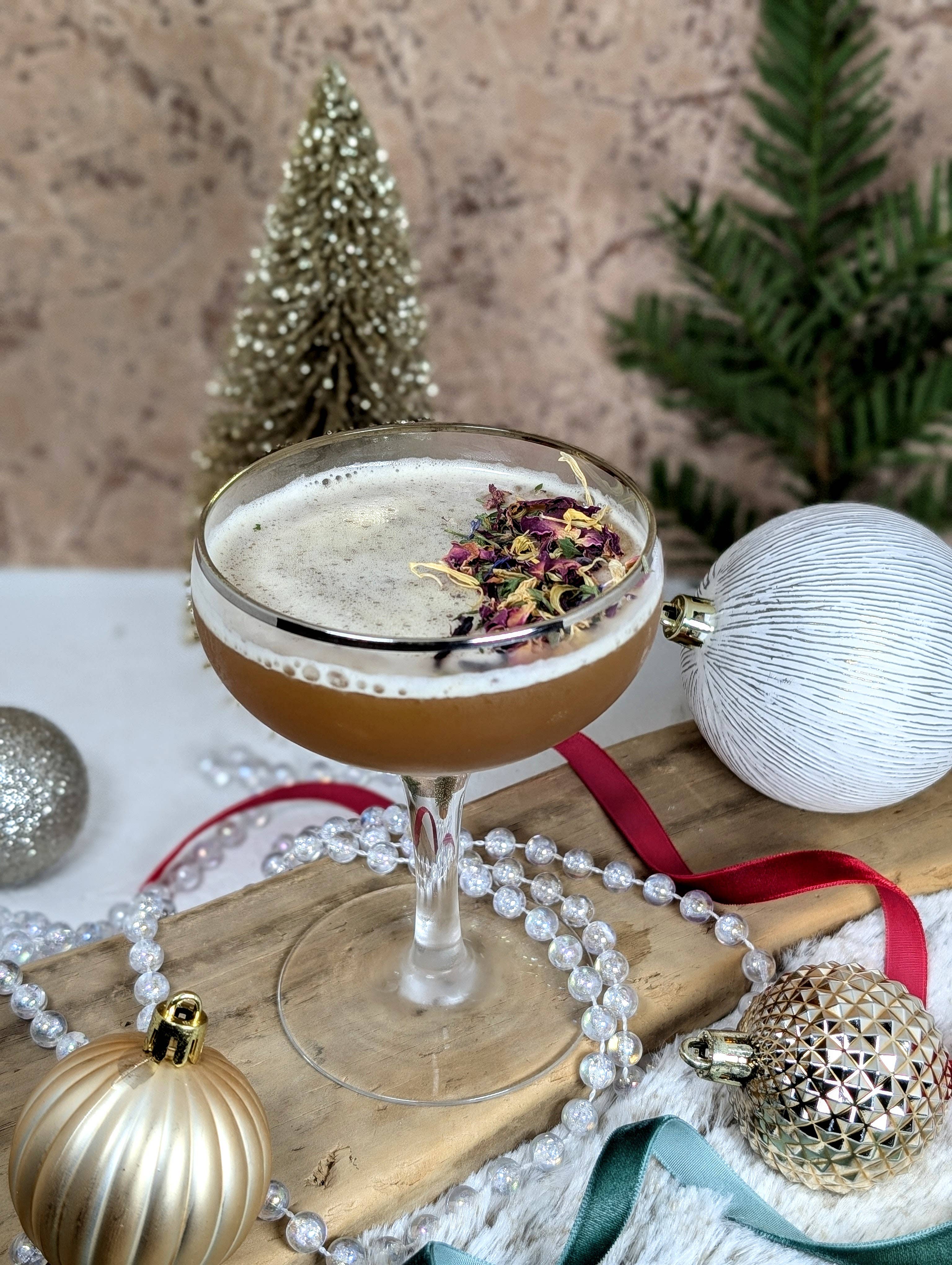Adornwell Cocktail Co. - Vente Ustensiles pour garnir des cocktails - Garniture de cocktail comestible "Joie de Noël"2