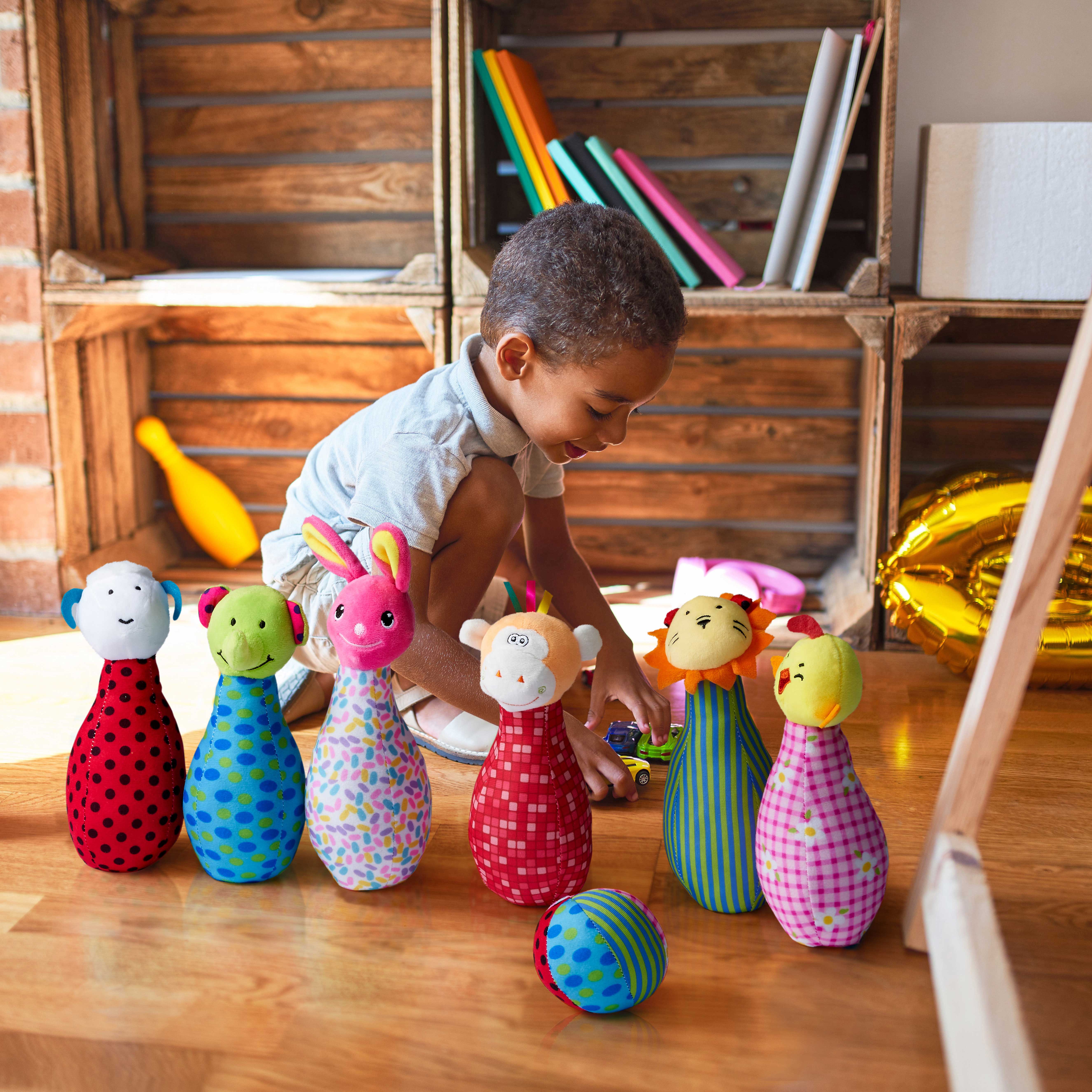 The Twiddlers - Vente Peluche – enfant et bébé - Set de bowling en peluche 6 quilles, quilles d’animaux en peluche avec balle5