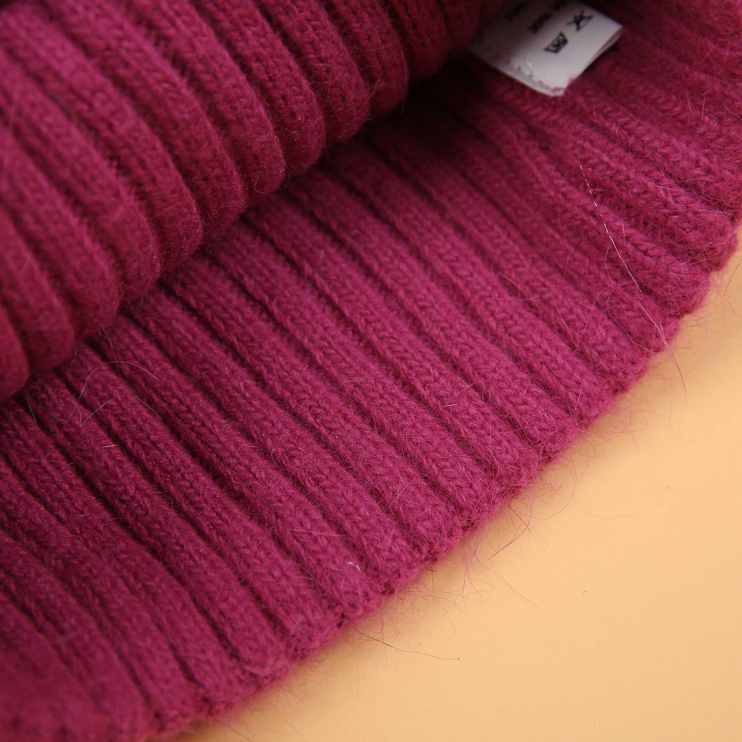 PEACH ACCESSORIES - Vente Bonnet – femme - Chapeau à pompon avec accent perlé décoratif SD1209