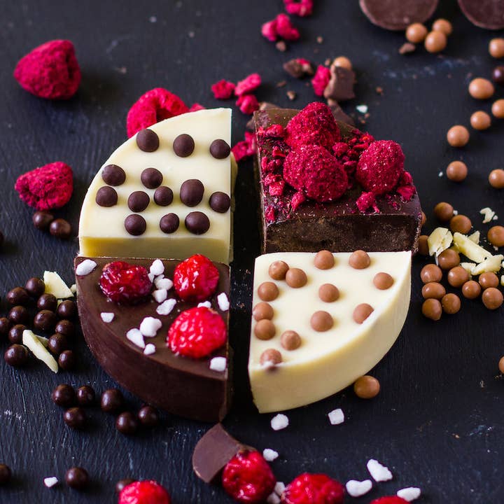 Al Mari Anni mørk og hvid chokoladeblandingskage for engroshandel hos Al Mari Anni