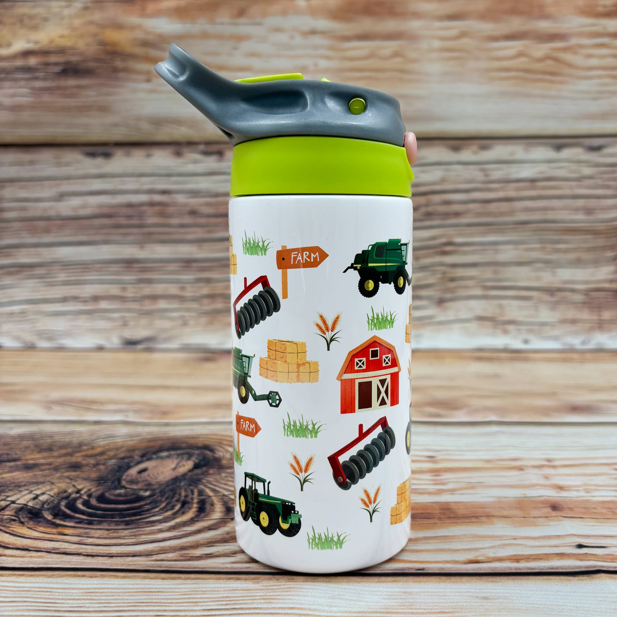 Sage & Soil - Vendita all'ingrosso Bicchiere/tazza - Bambini e neonati - Bicchiere con cannuccia isolato per bambini con trattore verde da fattoria2