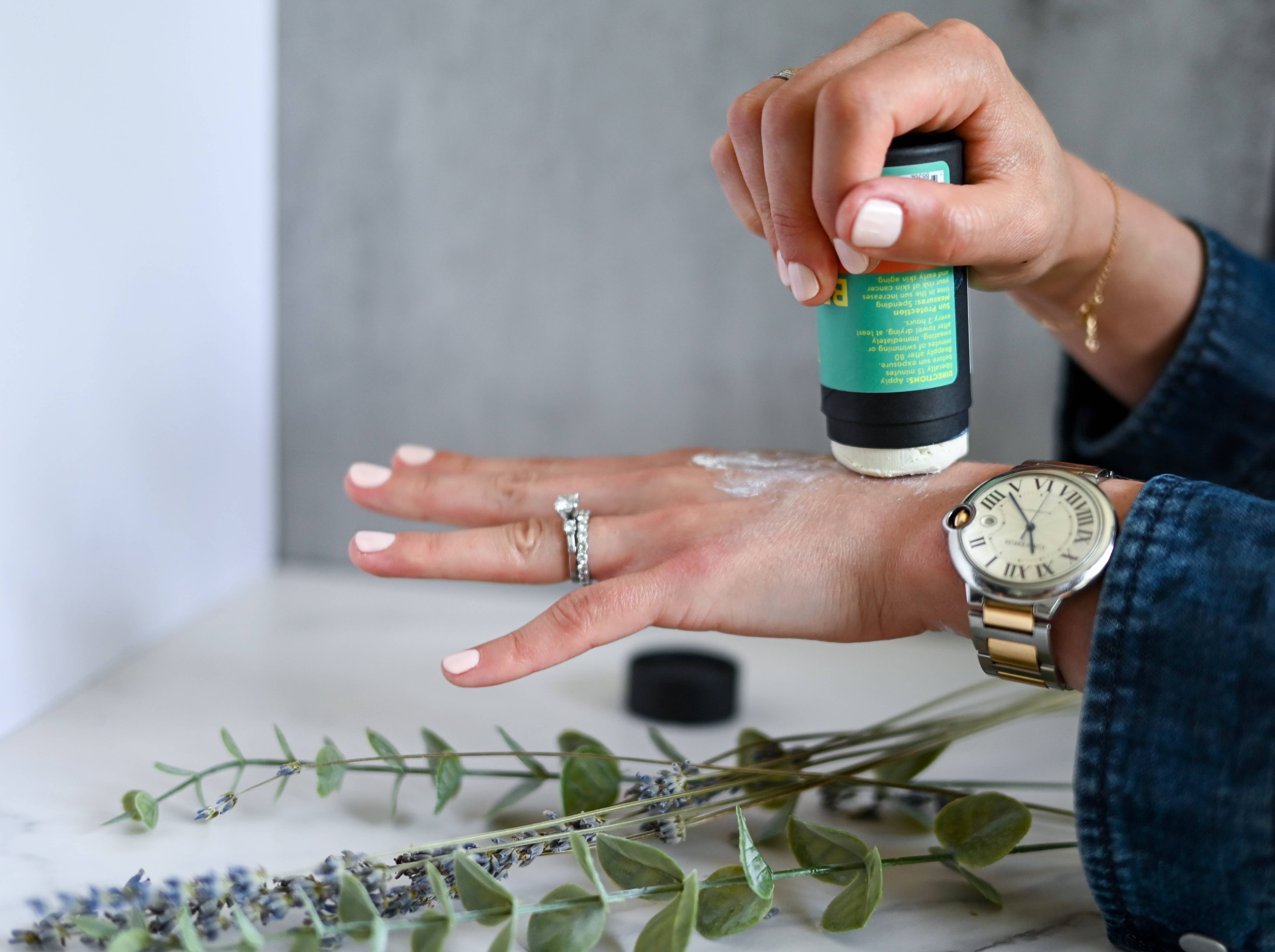 True It Naturals - Wholesale Sunscreen - Eucalyptus/Lavender Mineral Sunscreen Stick BEE BRIGHT SPF305