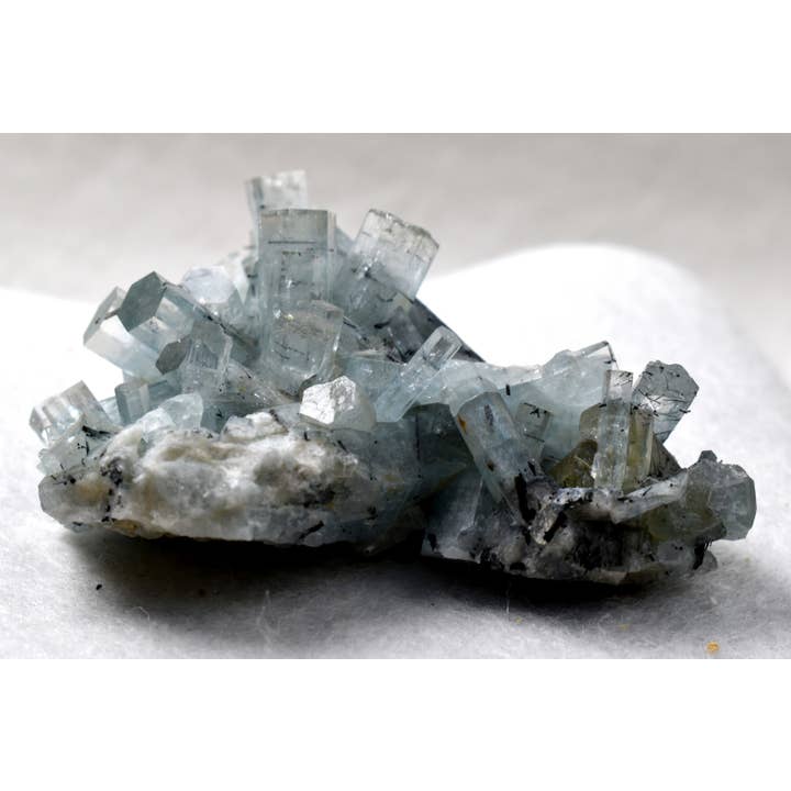 Béryl Var. Aigue-marine avec Schorl Tourmaline - 43,7 g pour la vente par Calder Crystals