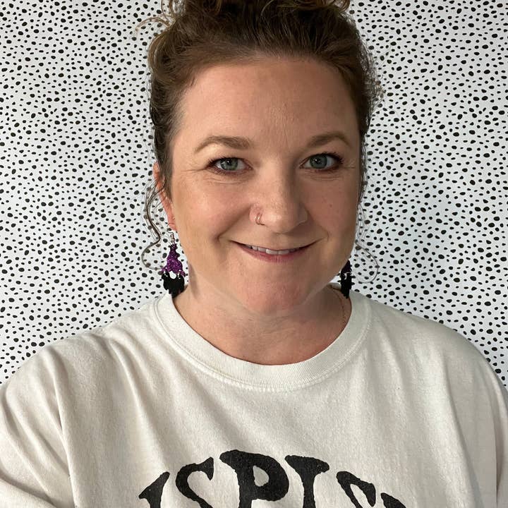 Brandy Bell Design - Vendita all'ingrosso Orecchini pendenti - GNOMO - SIRENA VIOLA E NERA+NERO METALLIZZATO LISCIO1