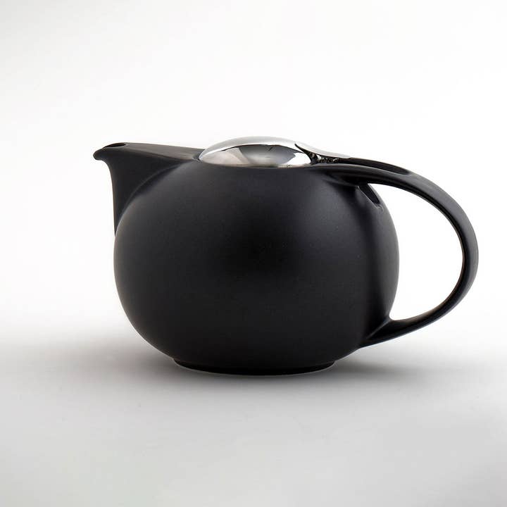 Bee House Ceramic Teapot 45oz - Noble Black for wholesale by ZERO JAPAN USA