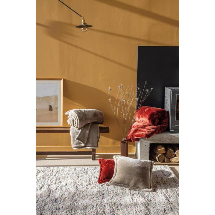 Maison Vivaraise & La Cerise sur le Gâteau – Manta para sofá por atacado – Betender Geranium 225 x 260 Gola de Cama3