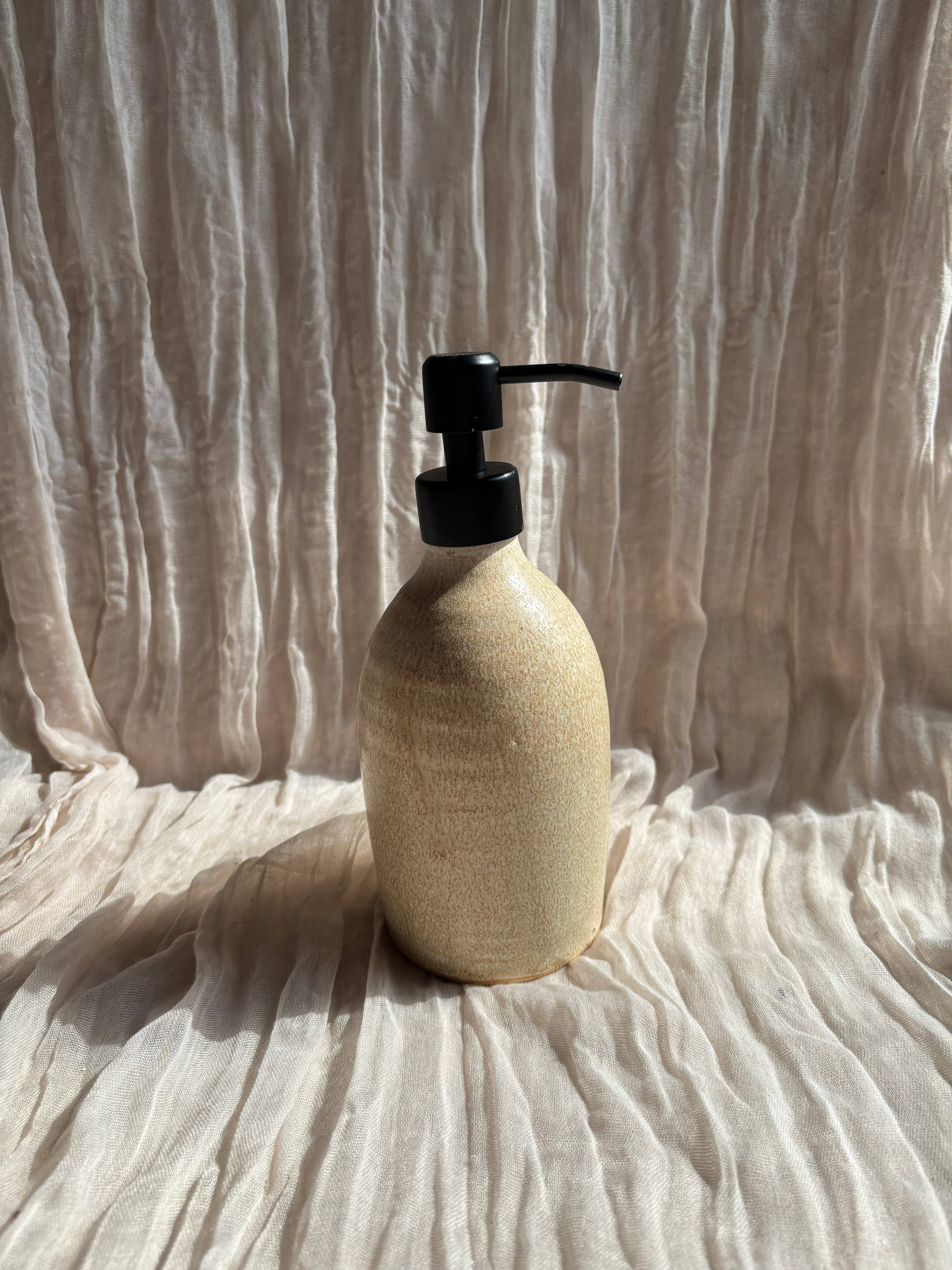 Charlotte Manser Ceramics - Vente Distributeurs de savon - Flacon distributeur de savon liquide à la crème2