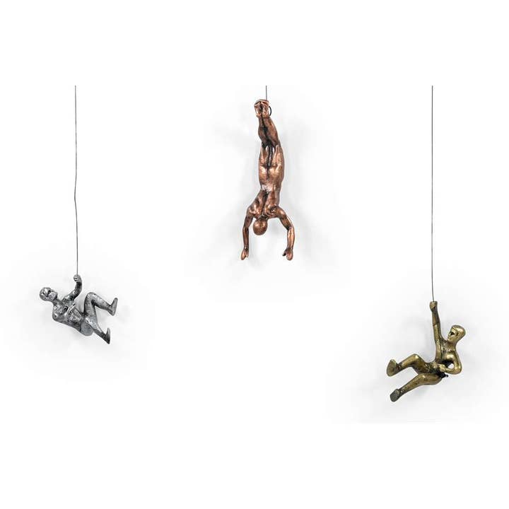 Set of 3 metallic climbing sculptures – Dynamic wall art für den Großhandel von iAnanas