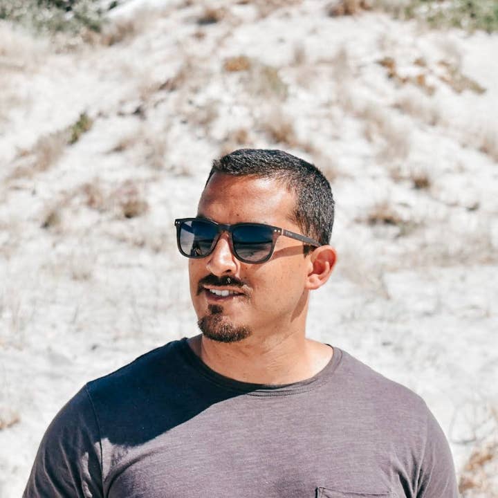 Vilo Wood Eyewear – wholesale Solglasögon - Unisex – Melass - trä solglasögon