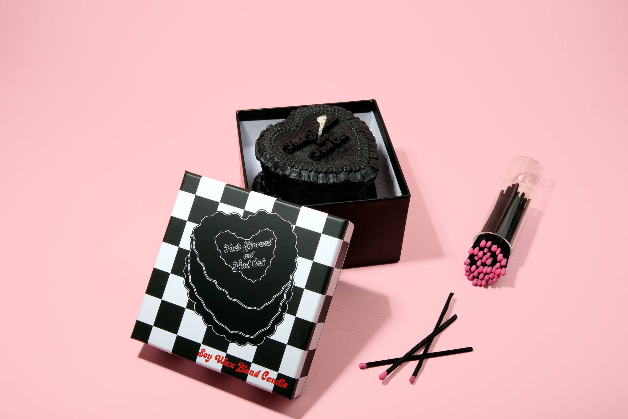 FUN CLUB – Engroshandel Gavelys – Fuck Around and Find Out Hjerte Lys (sjovt kagelys)3