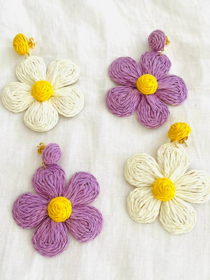 LISA earrings - Marguerite in raffia for wholesale by Innaya