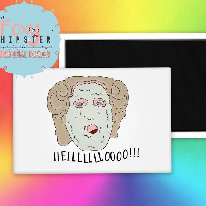 Mrs. Doubtfire Kühlschrankmagnet Hallo für den Großhandel von The Foxy Hipster