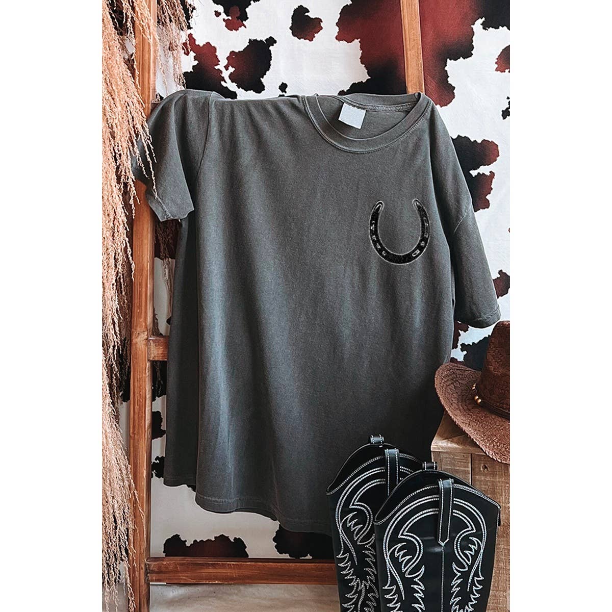 Illustrated Society - Vendita all'ingrosso Maglietta stampata - Donna - T-SHIRT GRAFICA OVERSIZE ERA COWGIRL3