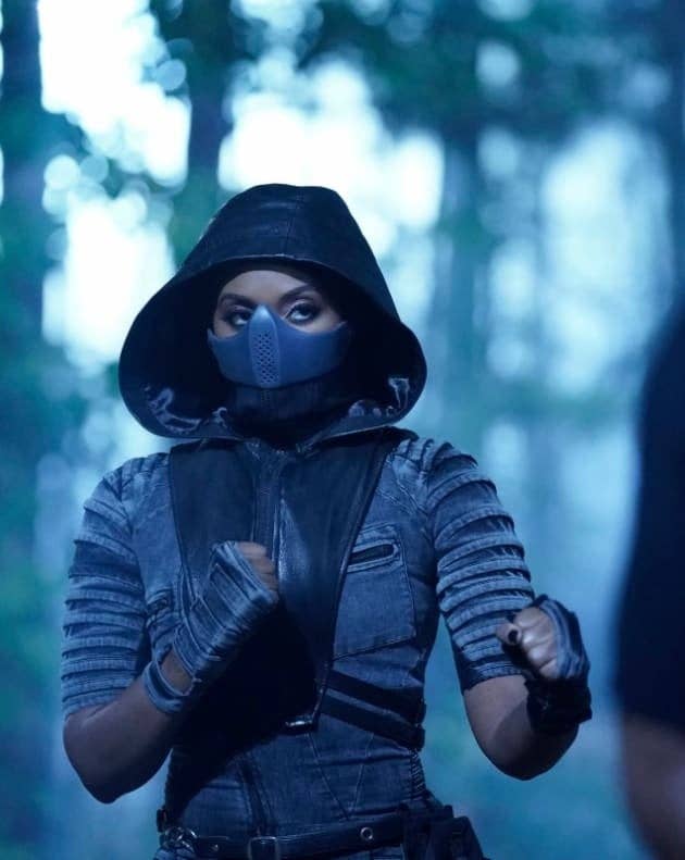 JUNGLE TRIBE - Vendita all'ingrosso Gilè imbottito - Donna - Gilet con cappuccio corto in pelle nera NINJA KOMBAT Techwear8