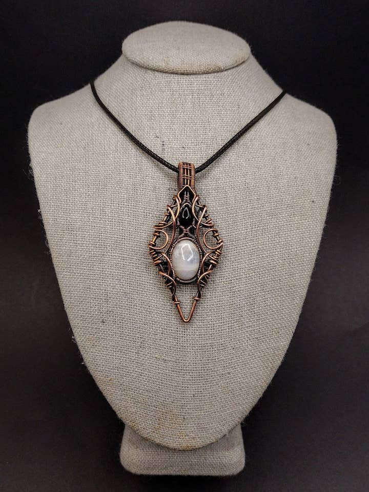 Collana Moonstone, regalo di energia positiva per lei, negozio spirituale, regali di Natale per streghe, gioielli per la terra, accessori pagani da donna per la vendita all'ingrosso da parte di Mossy Mushroom