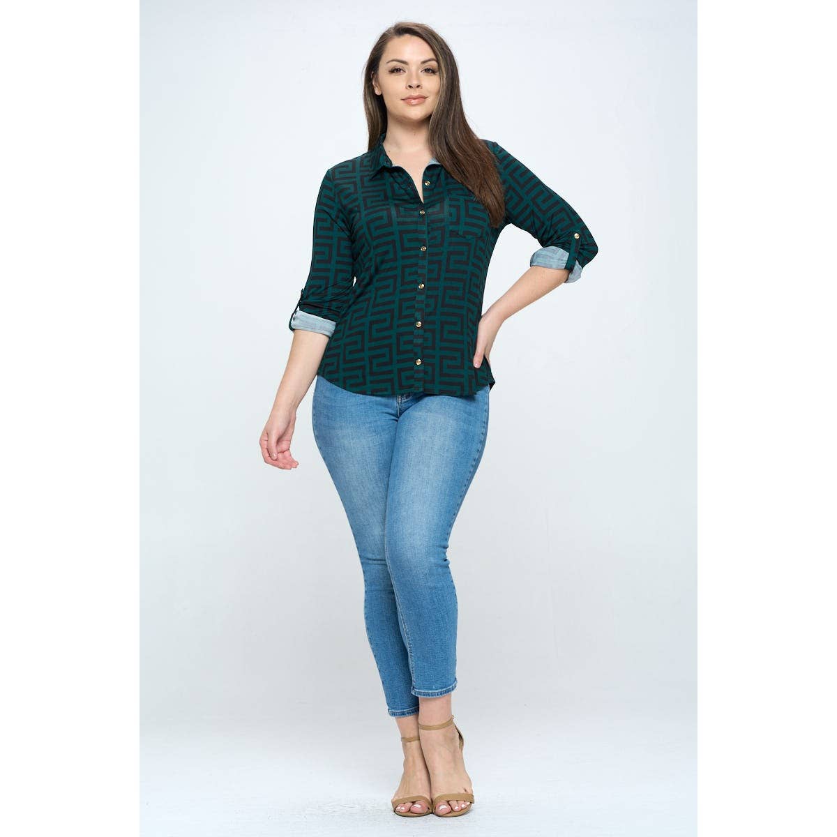 Curve Market - Vente Chemise à col boutonné – femme - CHEMISIER À COL BOUTONNÉ AVEC CLEFS GRECQUES DE GRANDE TAILLE5
