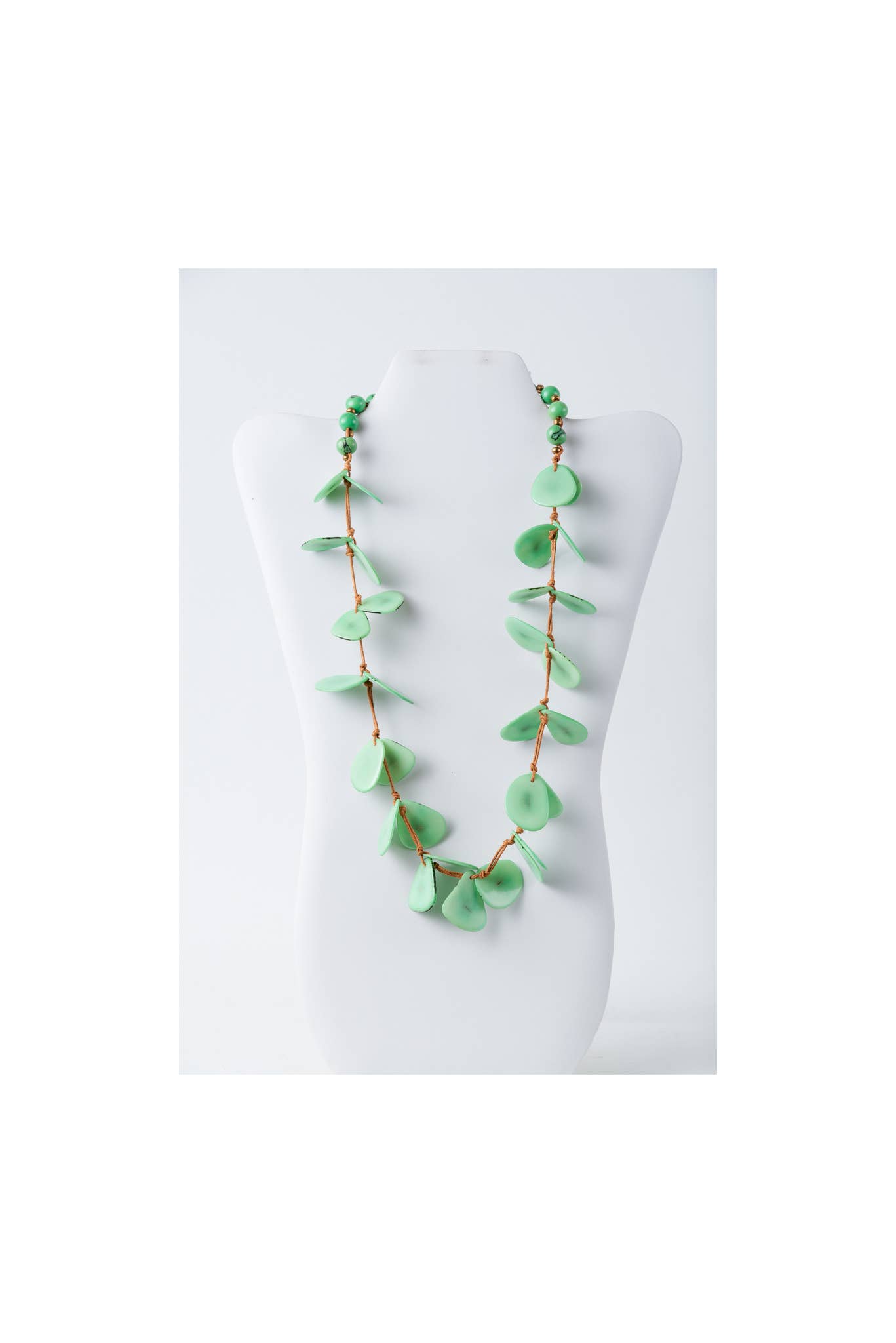 TaguArtsy – wholesale Smycken – Veronica Enkelsträngad Kronblad Lång Tagua Halsband0