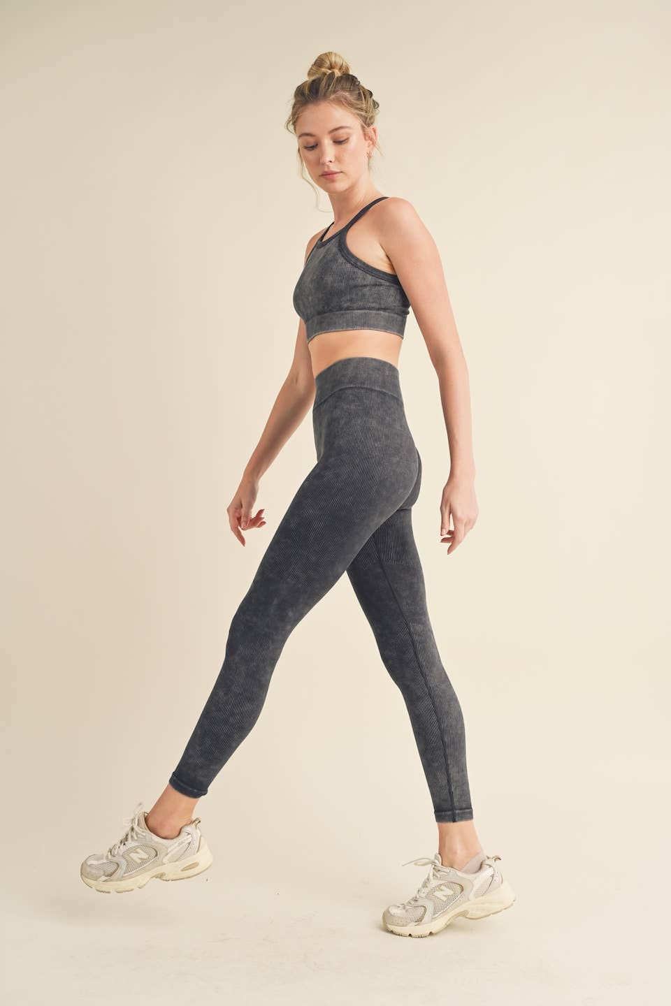 KIMBERLY C - Vente Ensemble de sport – femme - Ensemble soutien-gorge côtelé sans couture et legging à col haut14