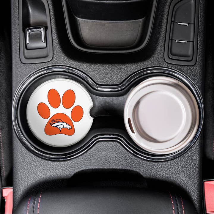 NFL Denver Broncos-tema keramisk bilunderlag – 2,5" poteaftryk design - 2-pak for engroshandel hos Fan Creations