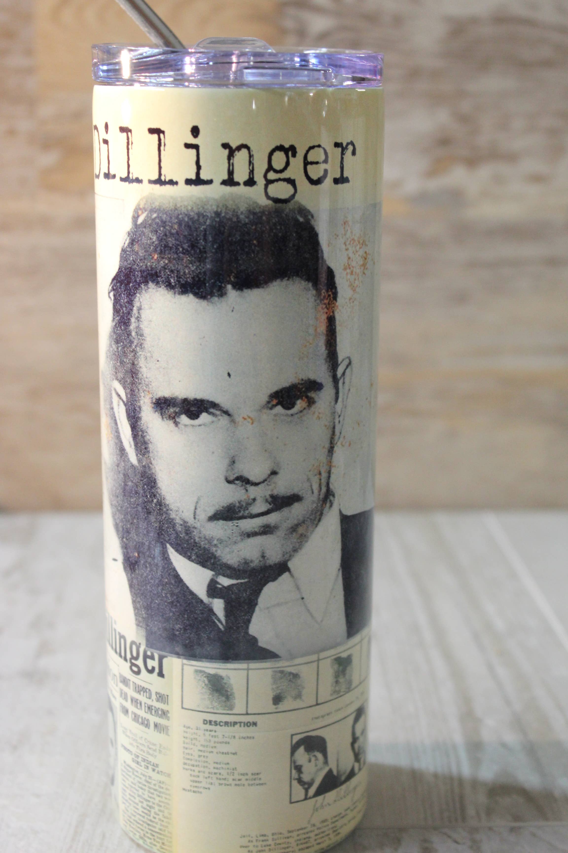 Raven Design – copos e garrafas térmicas por atacado – Arquivos do FBI John Dillinger em um copo isolado de 20 onças1